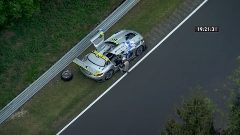 Illustration for article titled Black Falcon AMG N24 Driver Loses A Wheel, The Race, His Mind